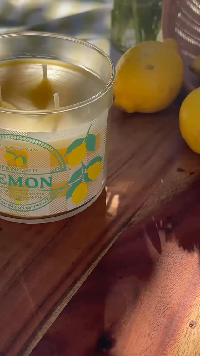 רענן ונקי, פירותי וקליל או אולי חמים ועצי? ✨
הניחוחות שלנו מזמינים אתכם למלא את הבית בתחושה קסומה שעושה נעים.
עכשיו בחנויות ובאתר: 2+1 במתנה על נרות ובישום לבית, כדי שתוכלו להתפנק או לפנק מישהו אחר עם המתנה שהכי כיף לקבל.